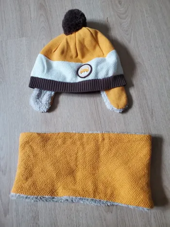 Ensemble bonnet et tour de cou 24 mois