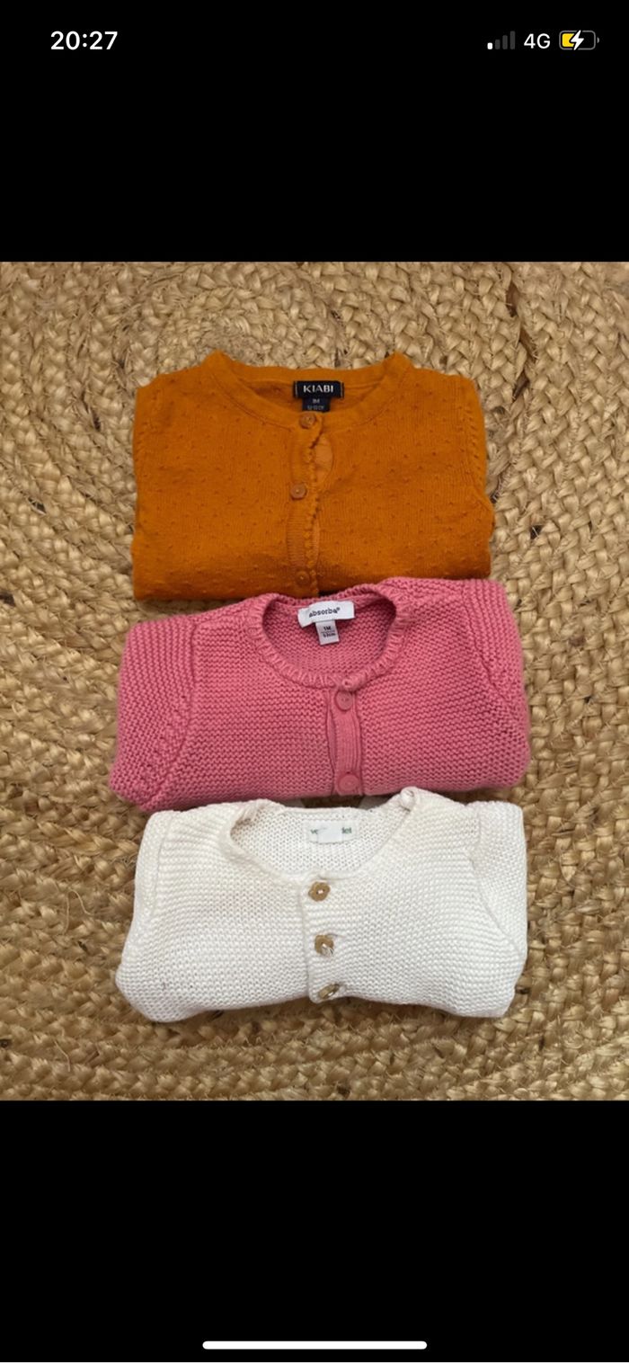 Lot gilets 1 mois - photo numéro 6