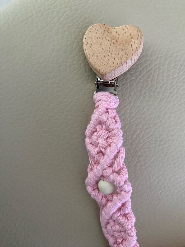 Attache tétine rose neuve - photo numéro 2