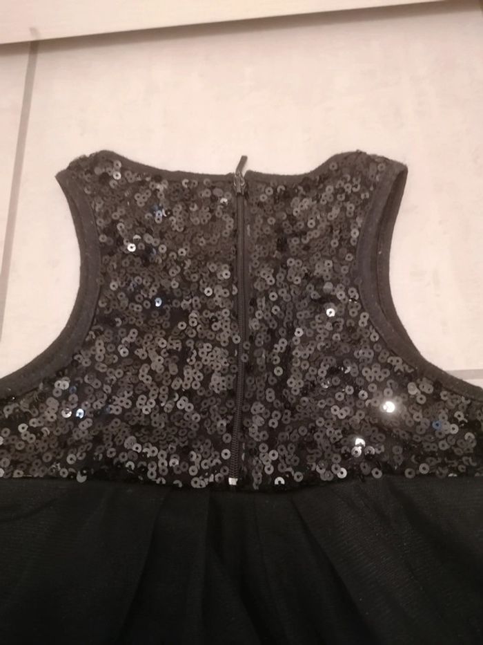 Robe de fête portée une fois comme neuve taille 5 ans - photo numéro 3