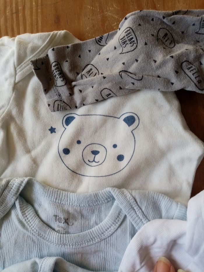 Lot 10 bodies 3 mois - photo numéro 3