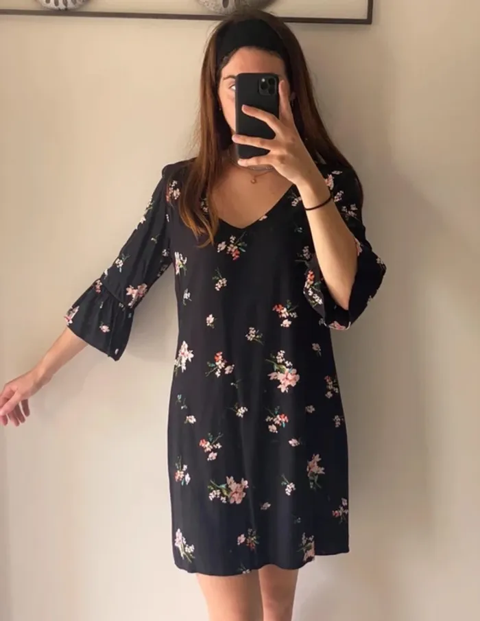 Robe noire - photo numéro 3
