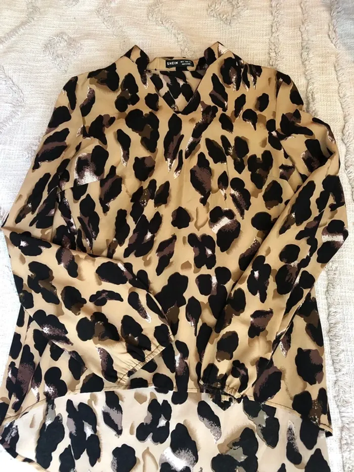 Blouse léopard taille 36 - photo numéro 2