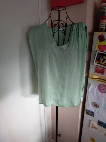 Joli haut pour l'été avec épaule découvert