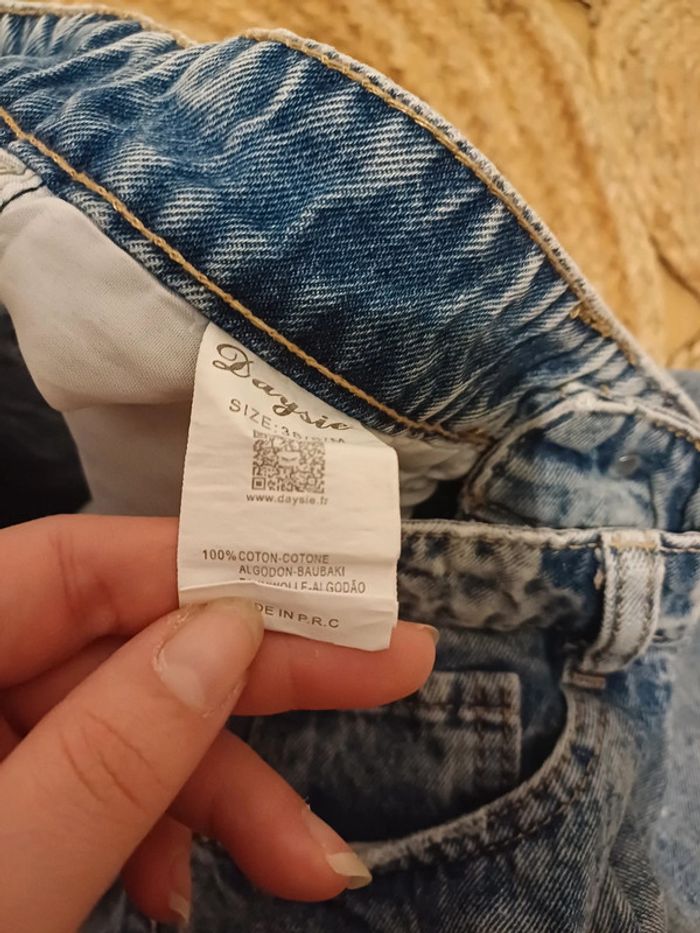 Jean taille haute destroy Daysie taille M 38 - photo numéro 6