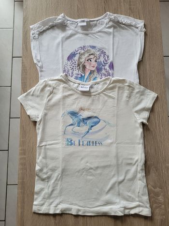 Lot de 2 tee-shirts Disney fille en 8 ans