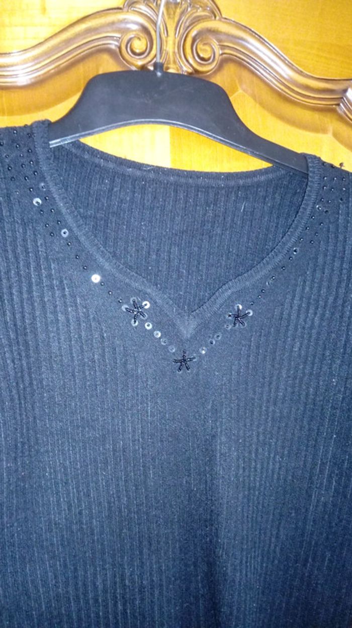 Pull tres bon etat - photo numéro 2