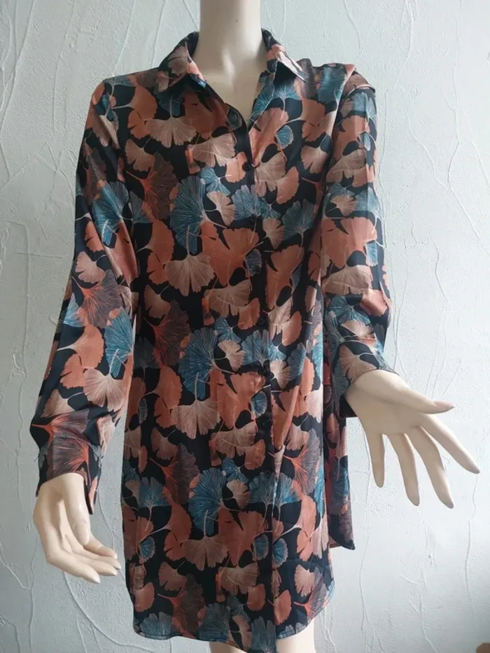 Longue chemise à motifs floraux élégante Taille L