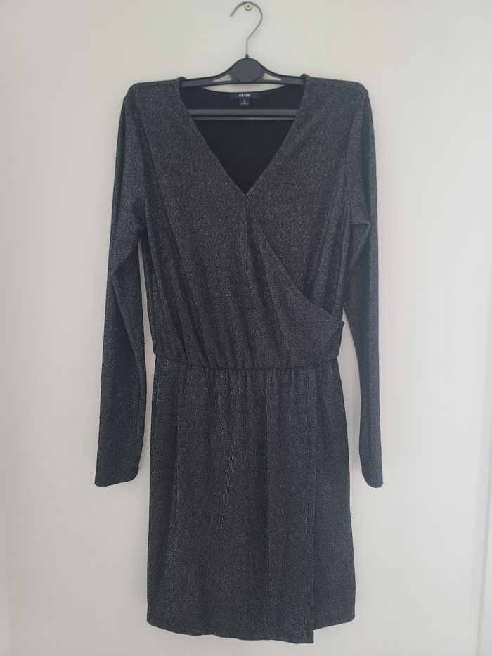 Robe cache-cœur paillettée