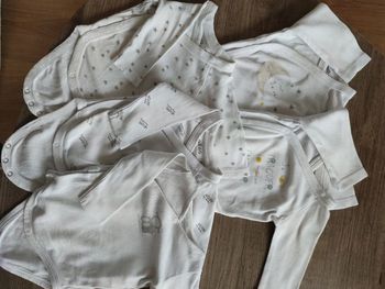 Lot de 5 bodies 1 mois