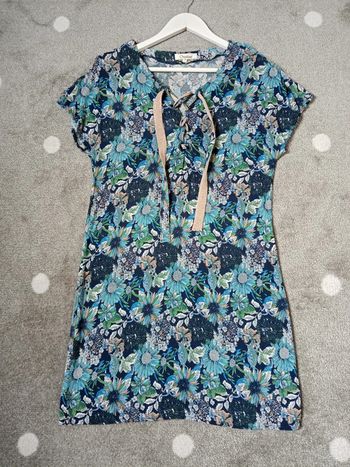 Boutique parisienne. Robe d été