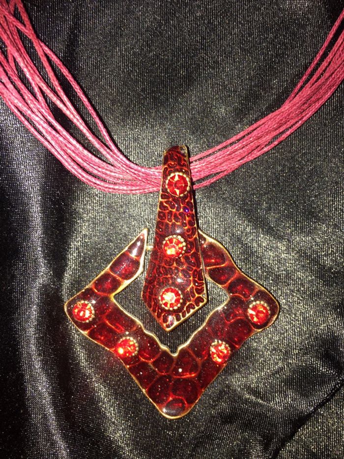 Joli collier vintage . Années 90 - photo numéro 5