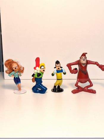 Lot figurines vintage Disney Dingo et Max 
Taille 13cm pour la plus grande