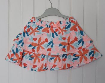 Jupe volante imprimée motif de fleur