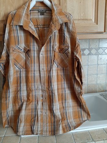 Chemise à carreaux