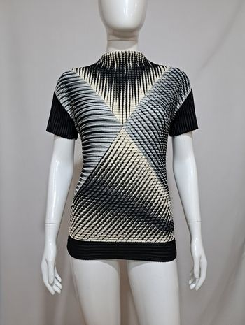 top manches courtes noir et blanc Taille 36 123 Neuf