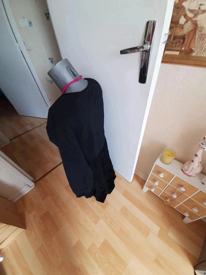 Robe noire 42/44 - photo numéro 3