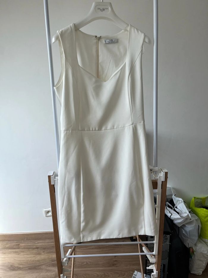 Robe femme MNG couleur blanc crème taille M état neuf
