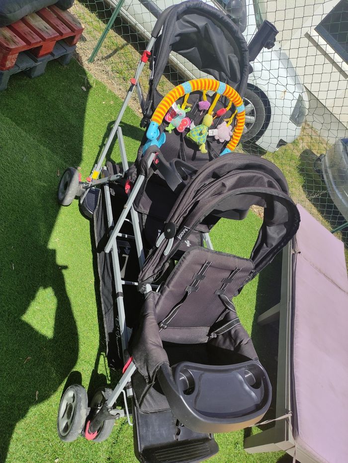 Poussette triple et accessoires - photo numéro 3