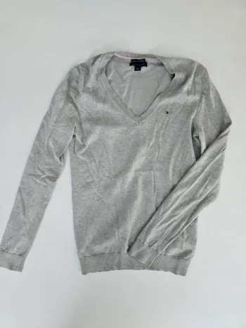 Pull tommy hilfiger gris