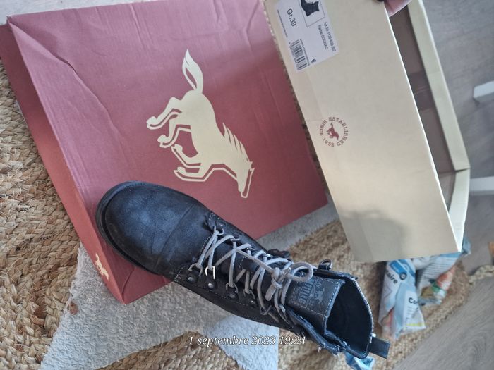 Mustang Hiver Neuve - photo numéro 5