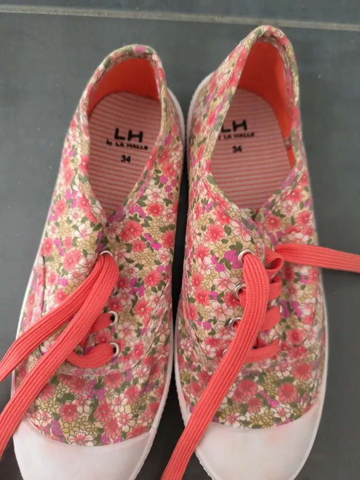 Chaussures plates d'été. Fille pointure 34 - photo numéro 2