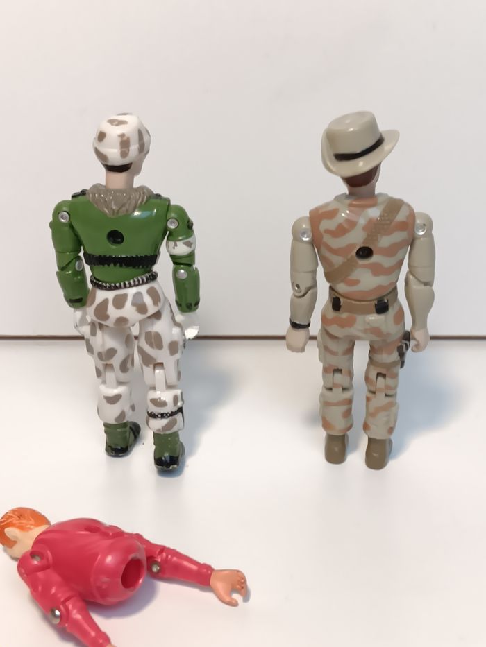 Lot 3 figurines vintage articulée Lanard 80-90 
Une des figurine a l'élastique cassé - photo numéro 5