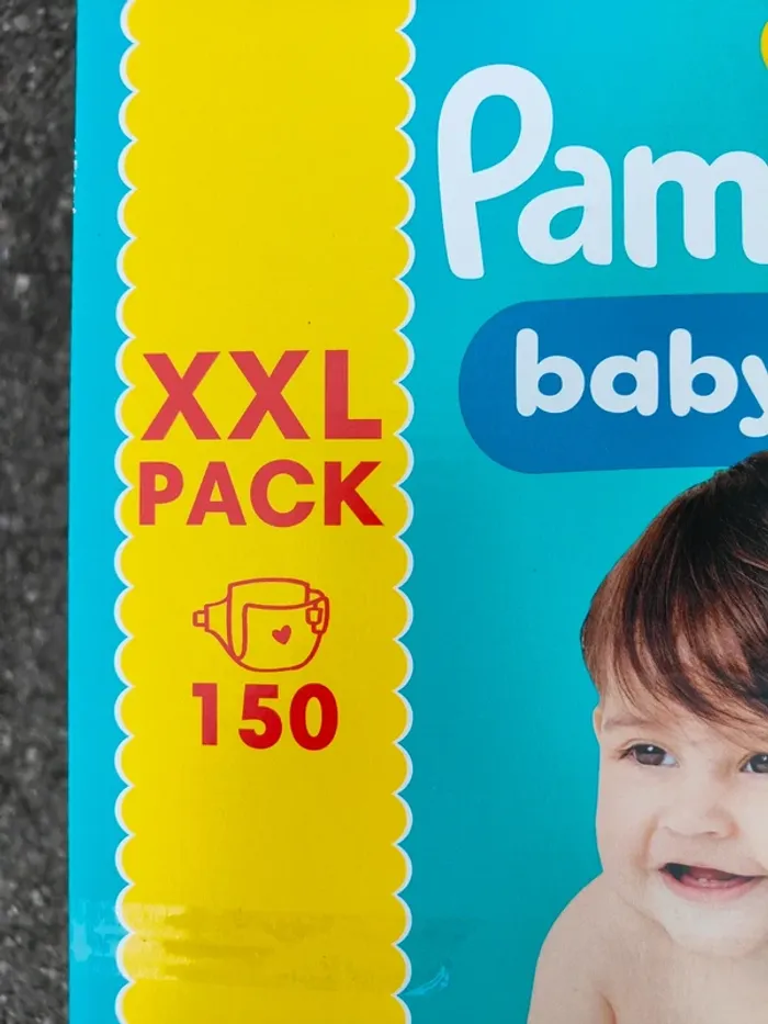 Carton pack XXL couches Pampers taille 3 - photo numéro 2