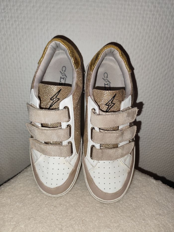 Baskets doré - photo numéro 3
