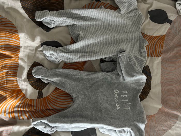 Lot de pyjamas jumeaux - photo numéro 4