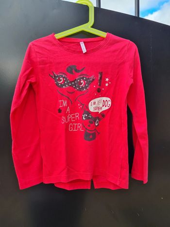Tee shirt manches longues rouge Gémo taille 8 ans
