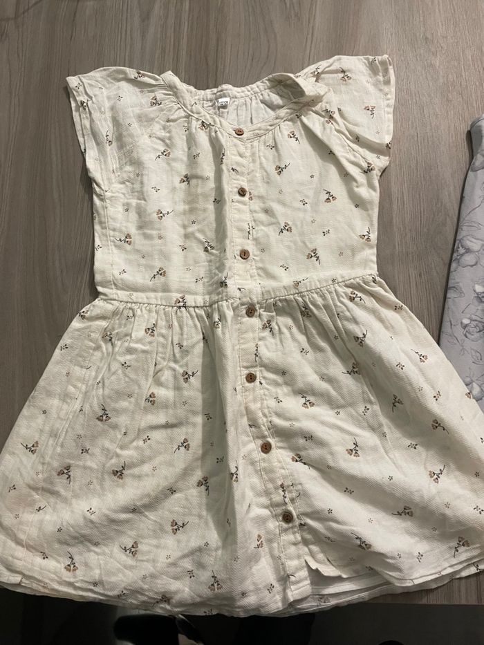 Lot robe fille - photo numéro 2