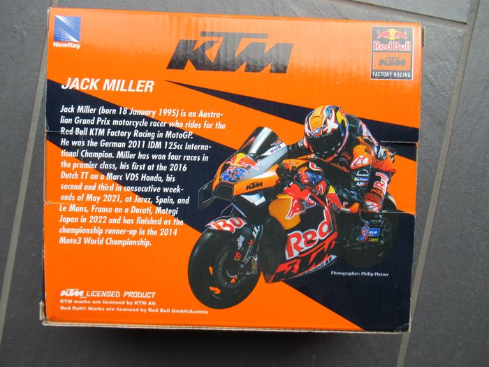 Moto KTM Red Bull Jack Miller neuve NewRay - photo numéro 2