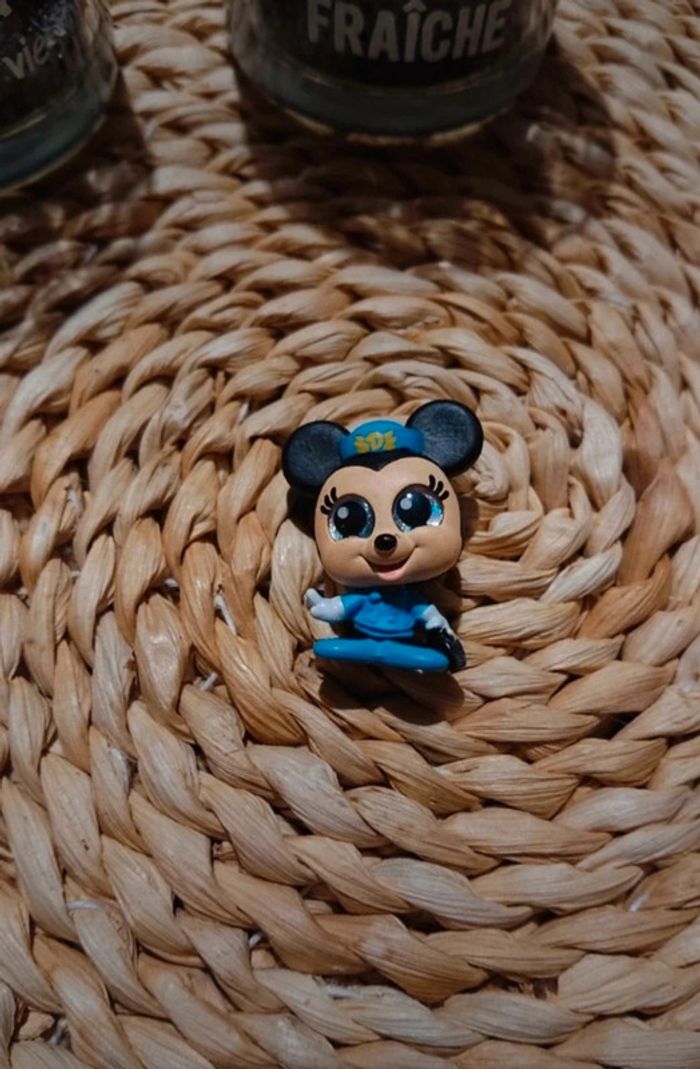 Figurine doorable minnie série let's go séries 2