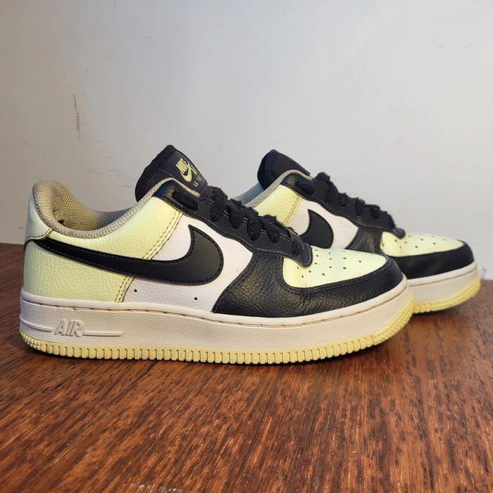 Nike Air Force 1 Barely Volt Taille 38 - photo numéro 3