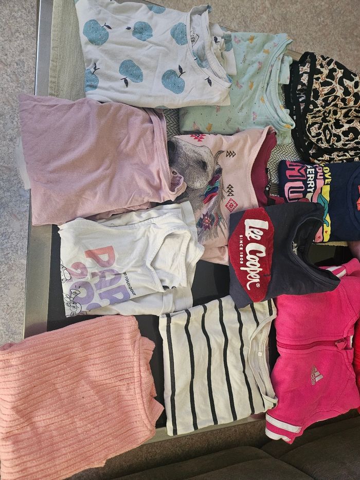 Lot de vêtements filles taille 6.7 ans - photo numéro 2