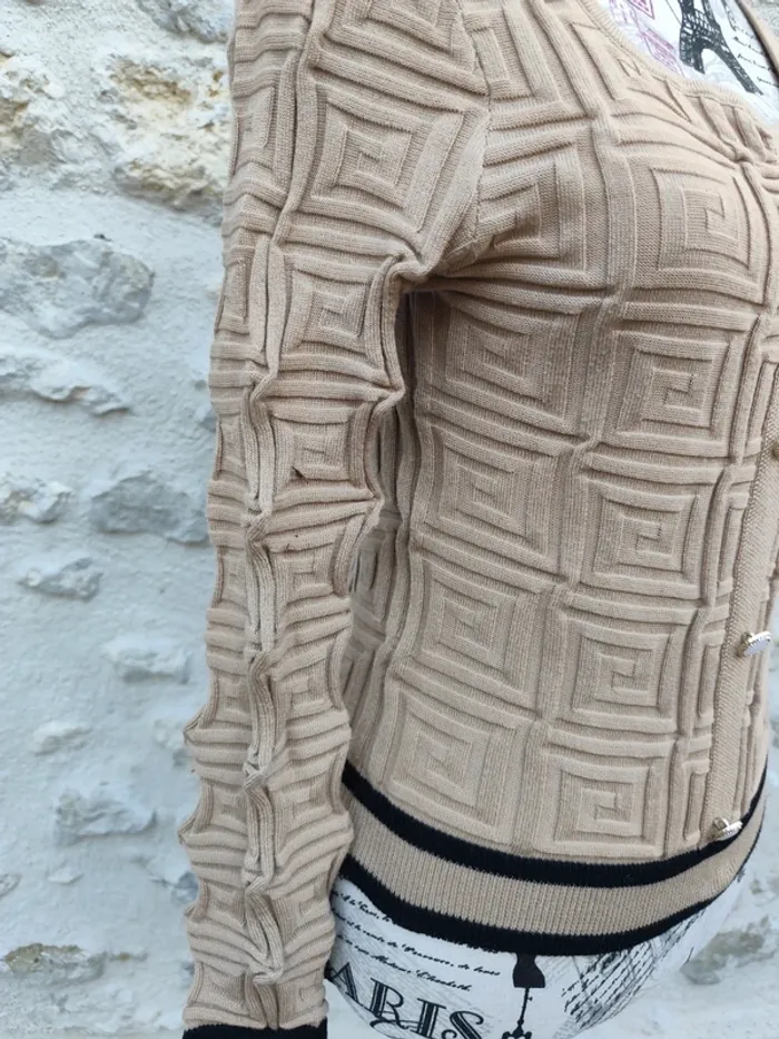 Joli pull fin femme taille M très bon état - photo numéro 2