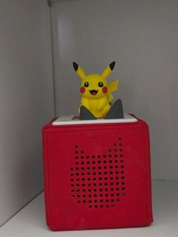 Figurine pikachu