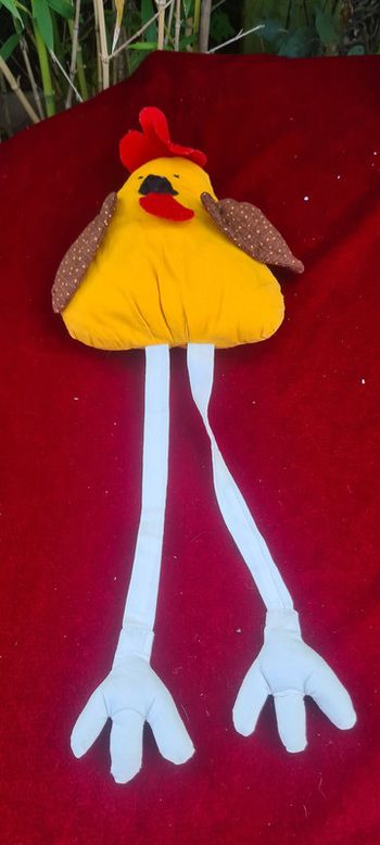 Petite poule doudou en tissus