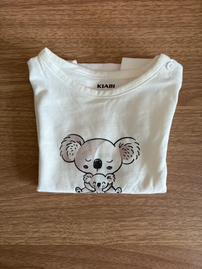 • T-shirt. - photo numéro 2