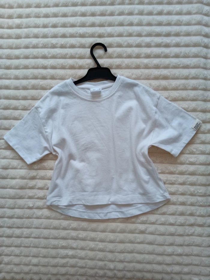 Tshirt epais fille 6/7ans Zara 🤍🌼