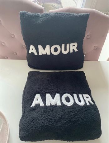 Lot de 2 oreillers noirs AMOUR très doux – neufs