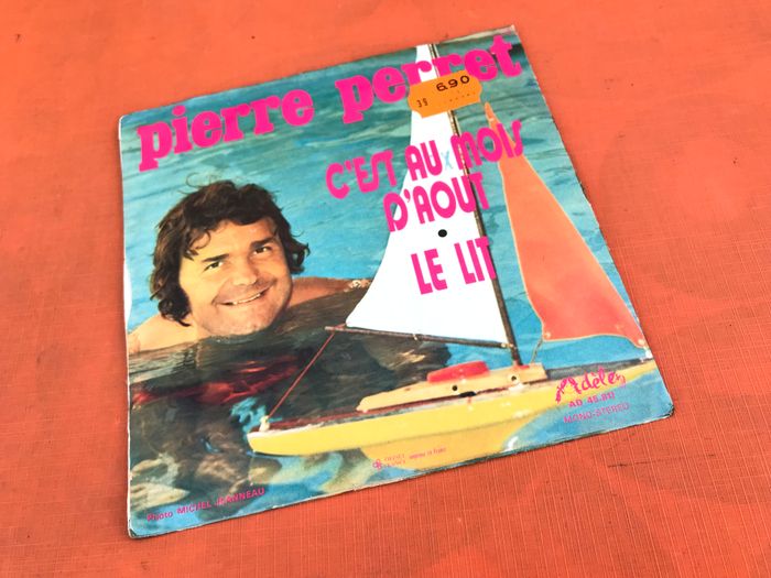 Vinyle 45 tours Pierre Perret C' est au mois d' Août (1972) Adèle 45811 - photo numéro 5