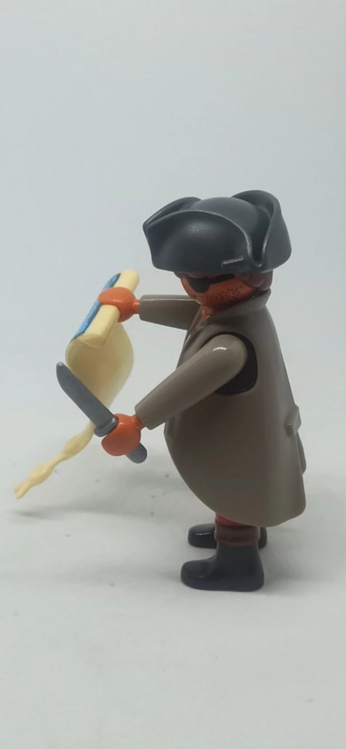 Homme pirate avec manteau long et carte playmobil - photo numéro 6