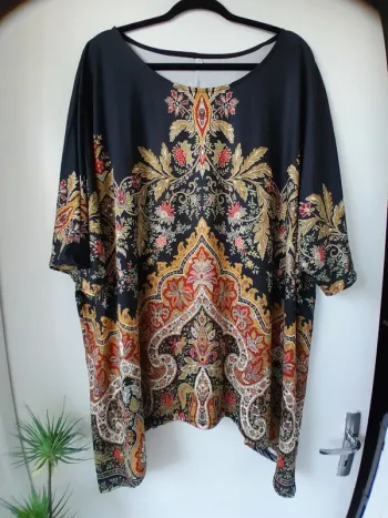 T-shirt imprimé (rosaces, style bohème),  taille 5XL,