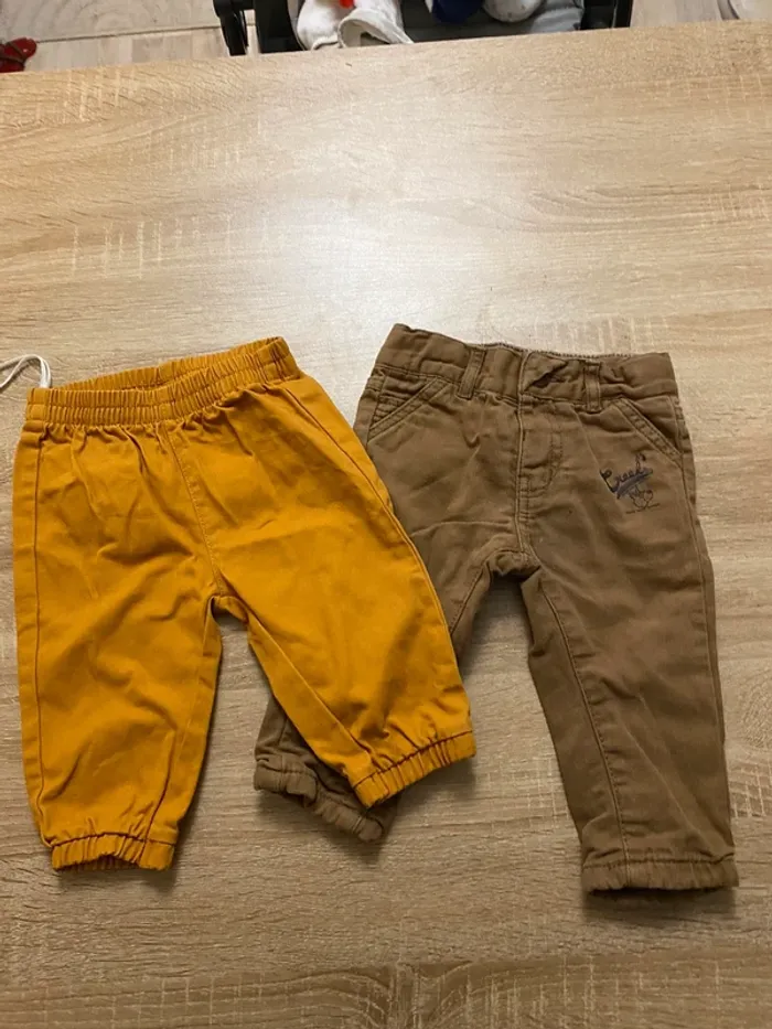 Lot de 2 pantalons taille 6 mois