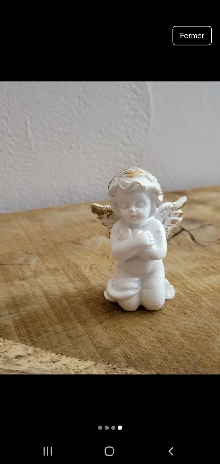Statuette petit ange dans emballage cadeau - photo numéro 3