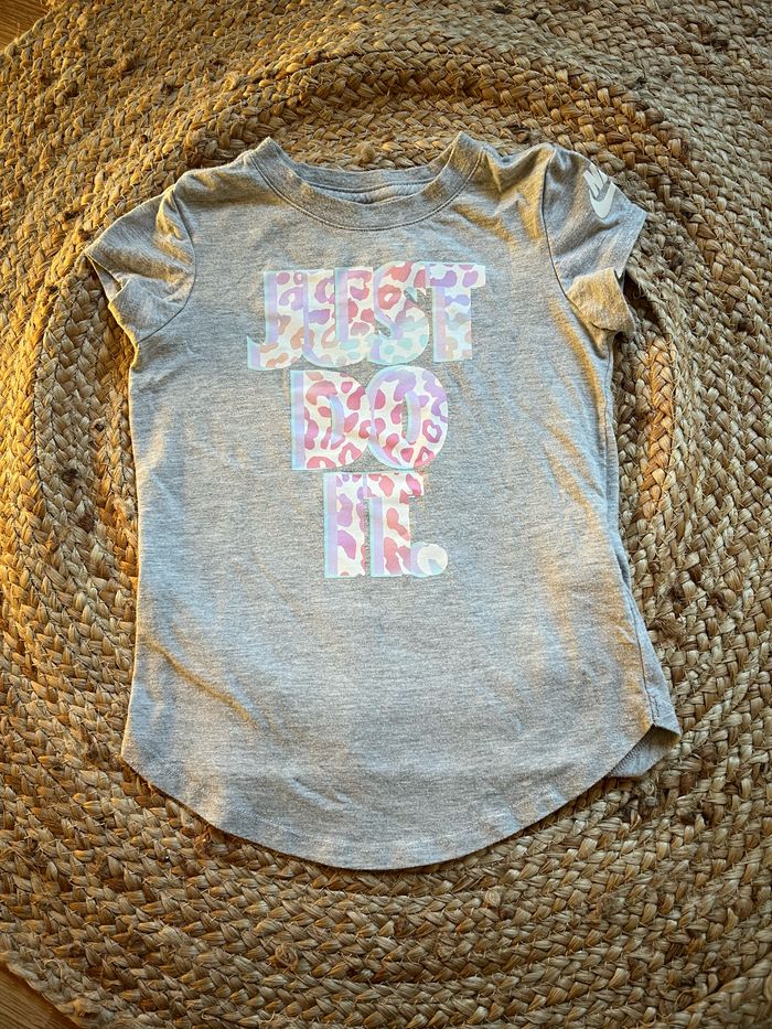 T-shirt Nike