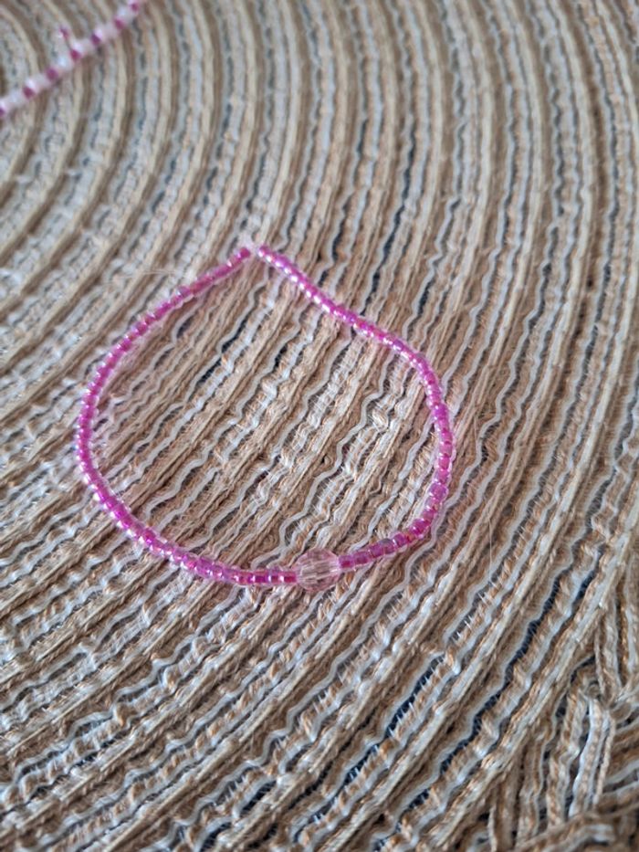 Bracelet rose en perles