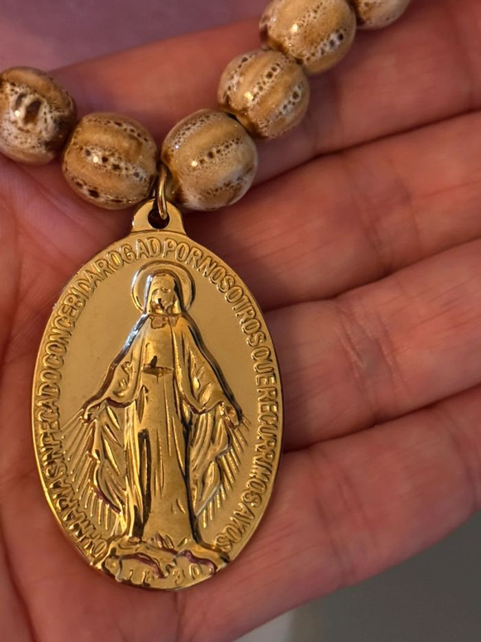Collier réglable boules bois acier inoxydable or médaille xl vierge marie - photo numéro 5